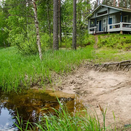 Ahvenlampi 4* サーリヤルヴィ